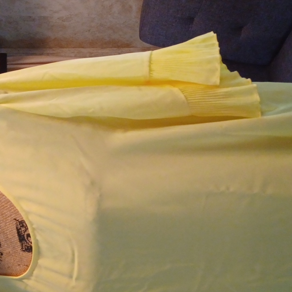 Blouse - Picture 2 of 2